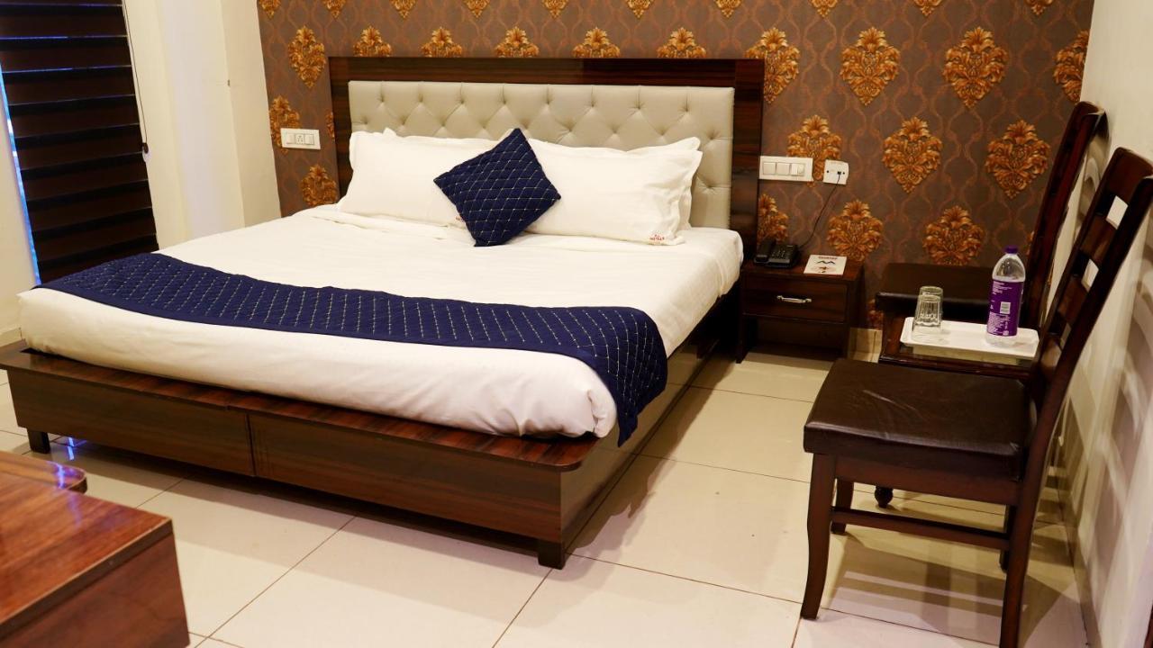 Aa Hotels & Resorts Zirakpur מראה חיצוני תמונה