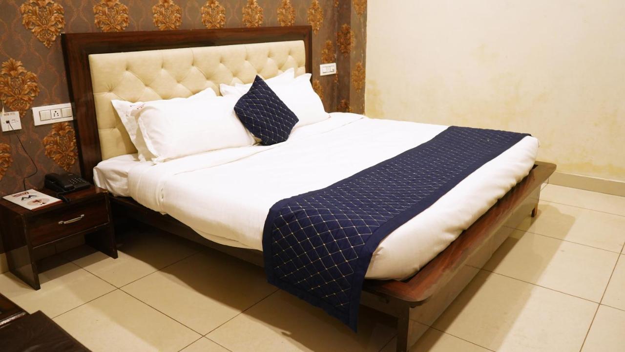 Aa Hotels & Resorts Zirakpur מראה חיצוני תמונה